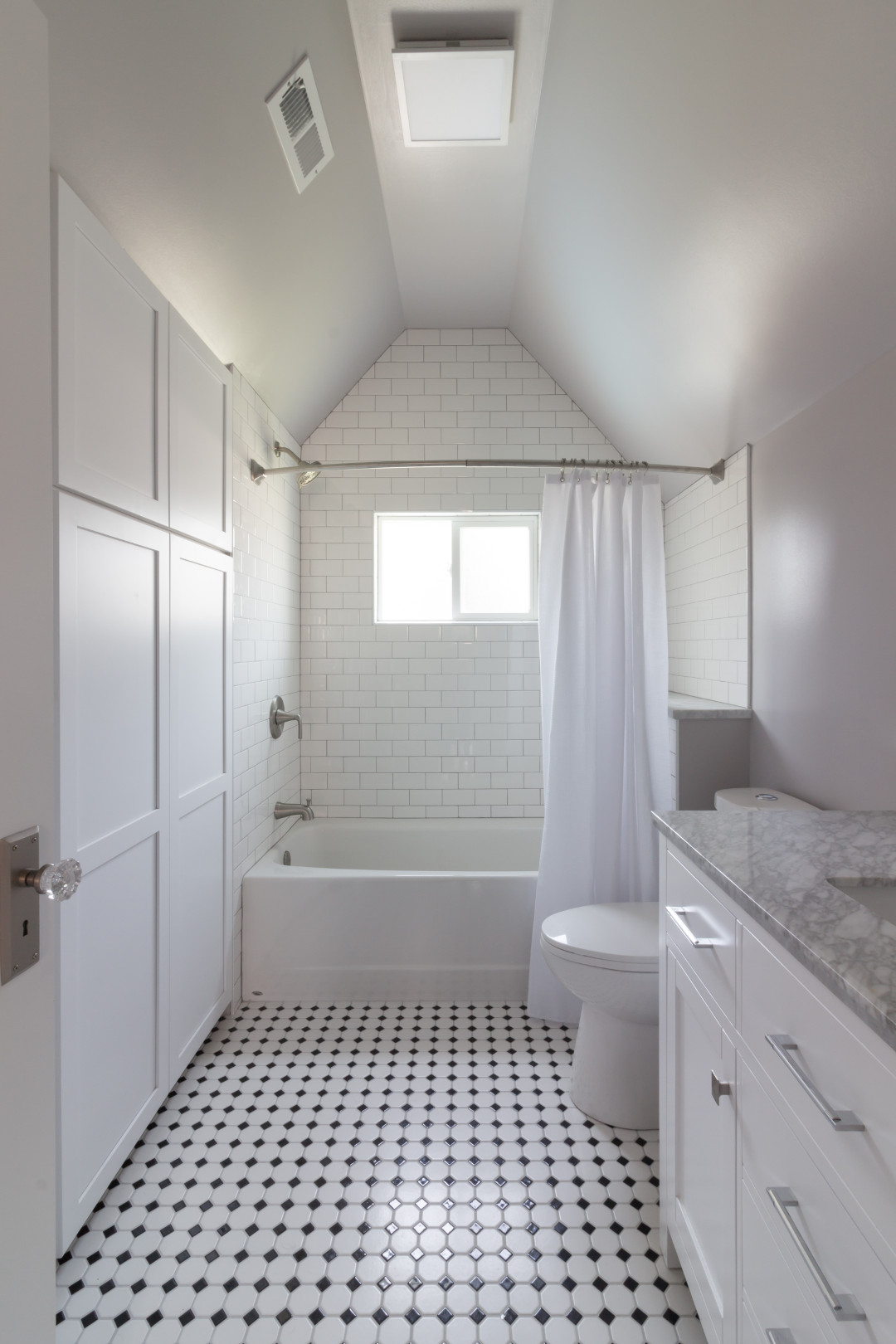 Chicago Dormer Addition Bathroom Built-Ins