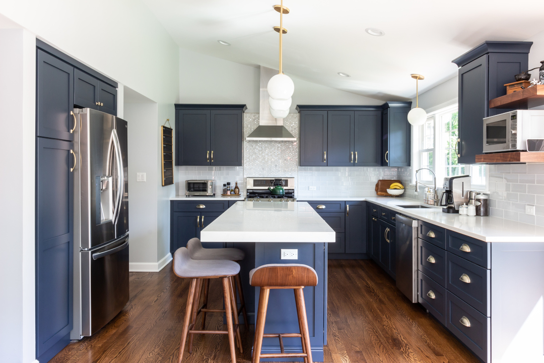 Hale Navy cabinets in Arlington Heights